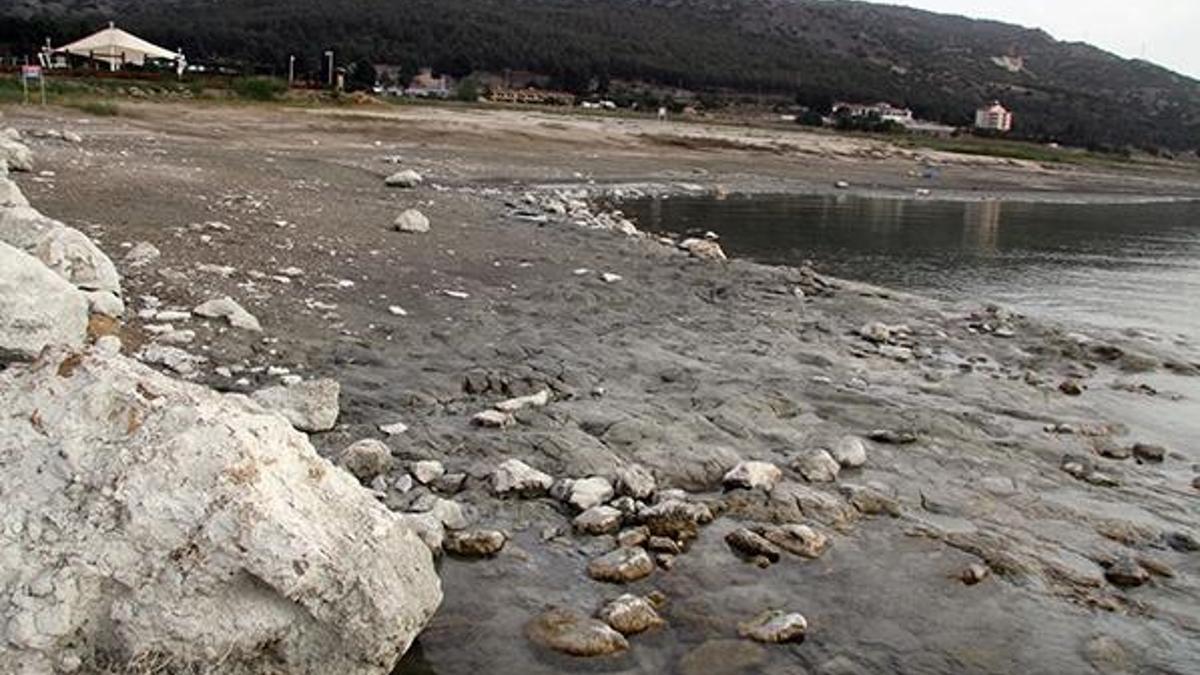 Burdur Gölünde alarmın rengi kırmızı