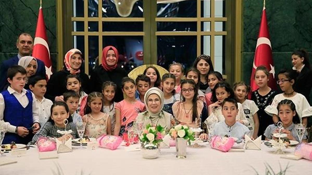Emine Erdoğan'dan yetim çocuklara iftar daveti