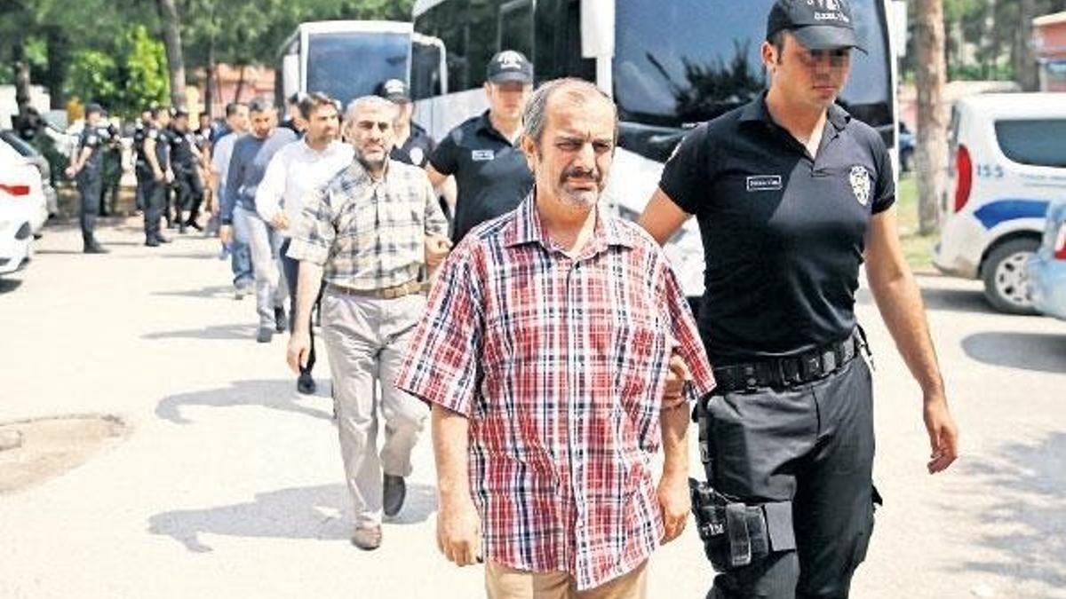 TSK’daki FETÖ’cü temizliğine devam