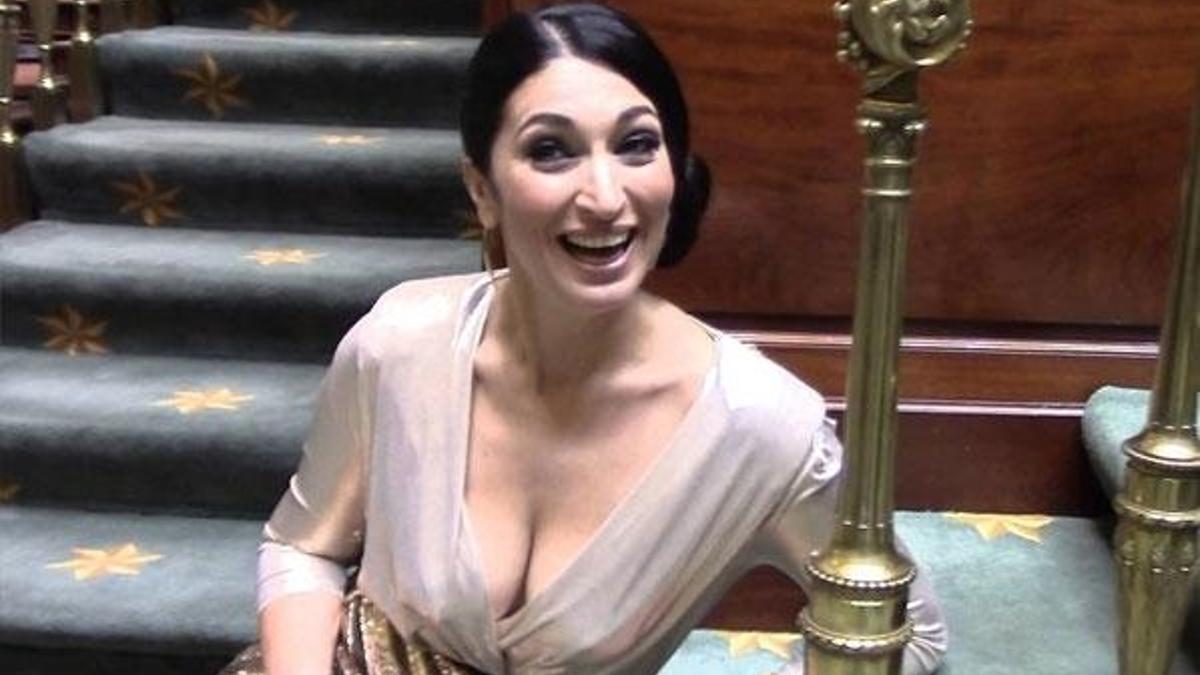 Zuhal Demir, Türkçe derslerine karşı çıktı