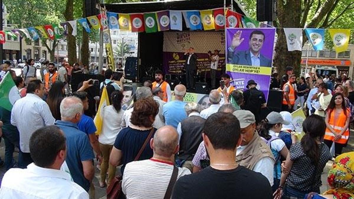 HDP Almanya'nın Berlin kentinde miting yaptı