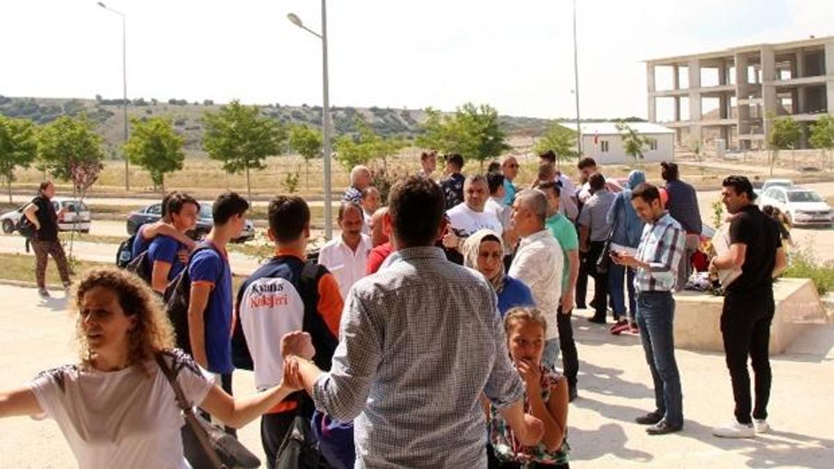 Maç sonrası taraftarlar ve sporcular kavga etti