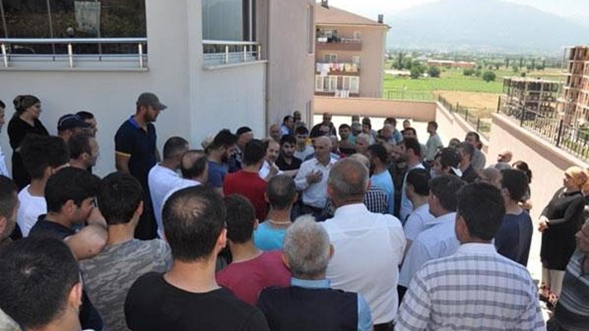 Aynı daireyi bir kaç kişiye sattı! 500 aile...