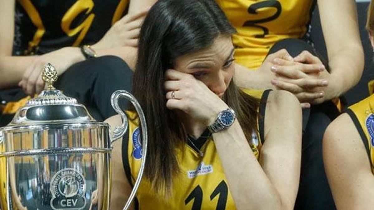 Voleybol'a bebek molası!
