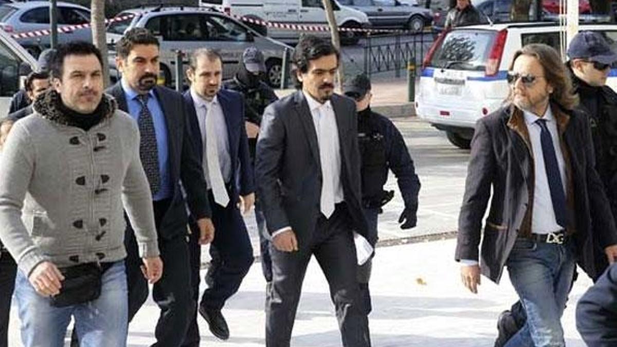 Yunan gazetesinden iddia: Darbeciler kışlada...