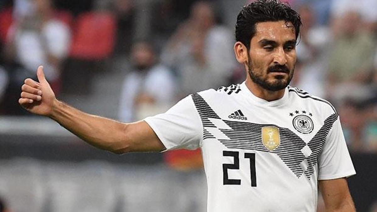 Mario Gomez İlkay Gündoğan'a destek verdi