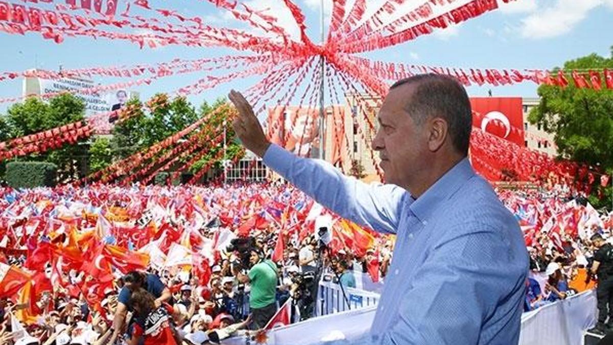 Erdoğan: AK Parti 16 yılda sadece hizmet vermiştir