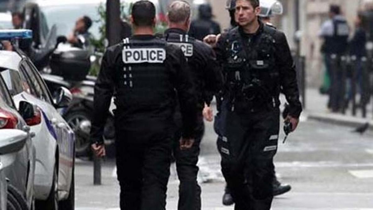 Paris’te rehine alarmı!