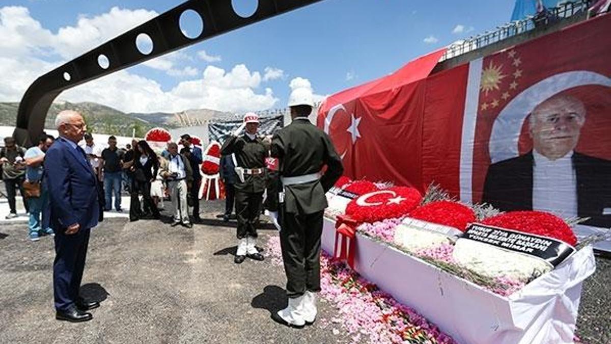 9. Cumhurbaşkanı Demirel mezarı başında anıldı