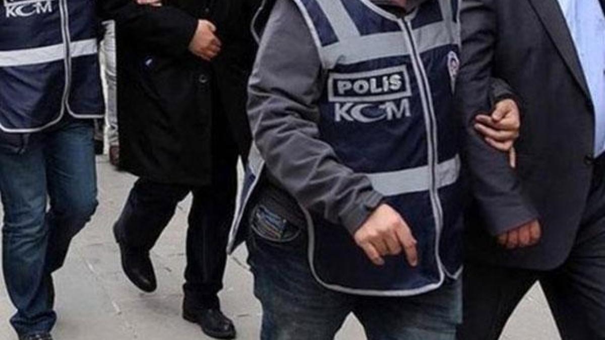 FETÖ'nün hücre evlerine operasyon! Zarflar içinde 35 bin lira...