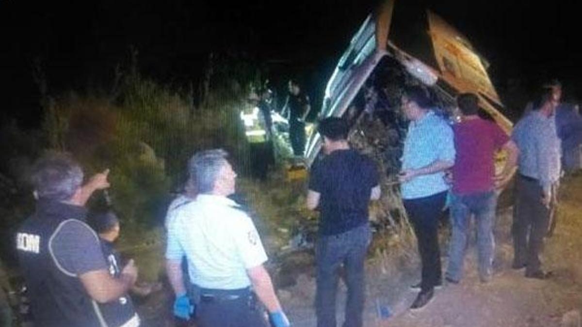 Aydın'da yolcu otobüsü devrildi: 28 yaralı