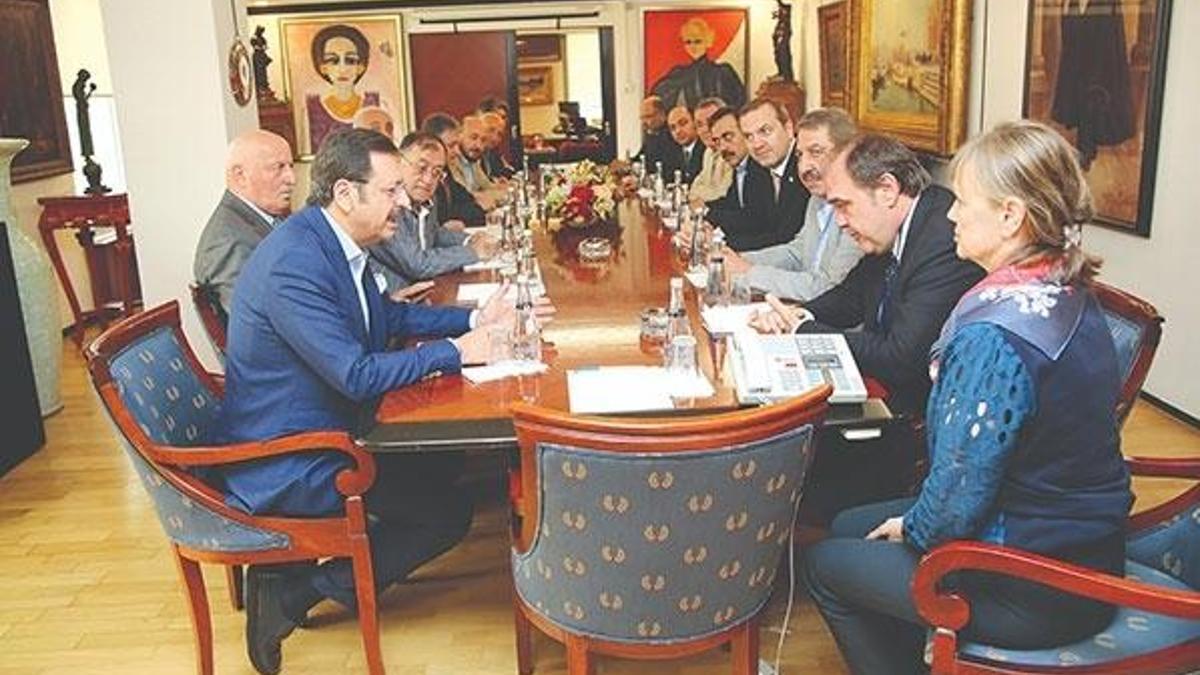 TOBB’dan Demirören Ailesi’ne taziye ziyareti
