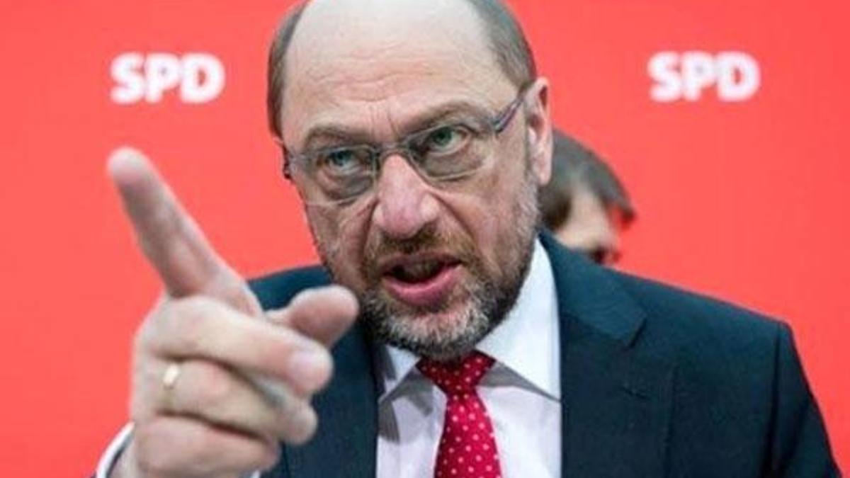Alman siyasetçi Trump'ı bombaladı
