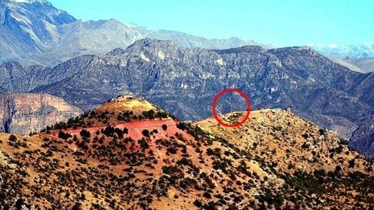 Son dakika! Hakurk'a Türk bayrağı dikildi