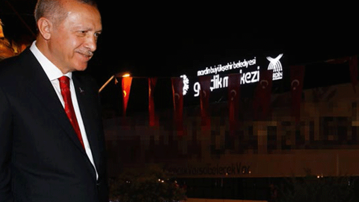 Cumhurbaşkanı Erdoğan, 'Tayyip amca çaya bekleriz' pankartına kayıtsız kalmadı