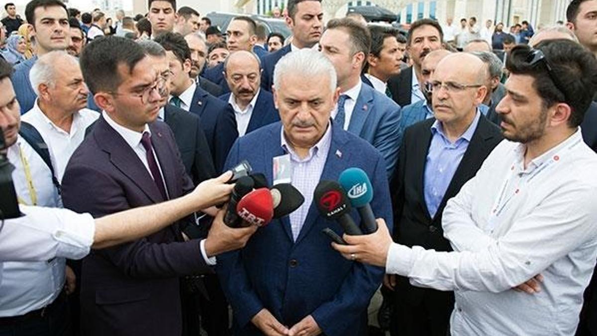 Başbakan Yıldırım, Adnan Ertürk’ün cenaze namazına katıldı