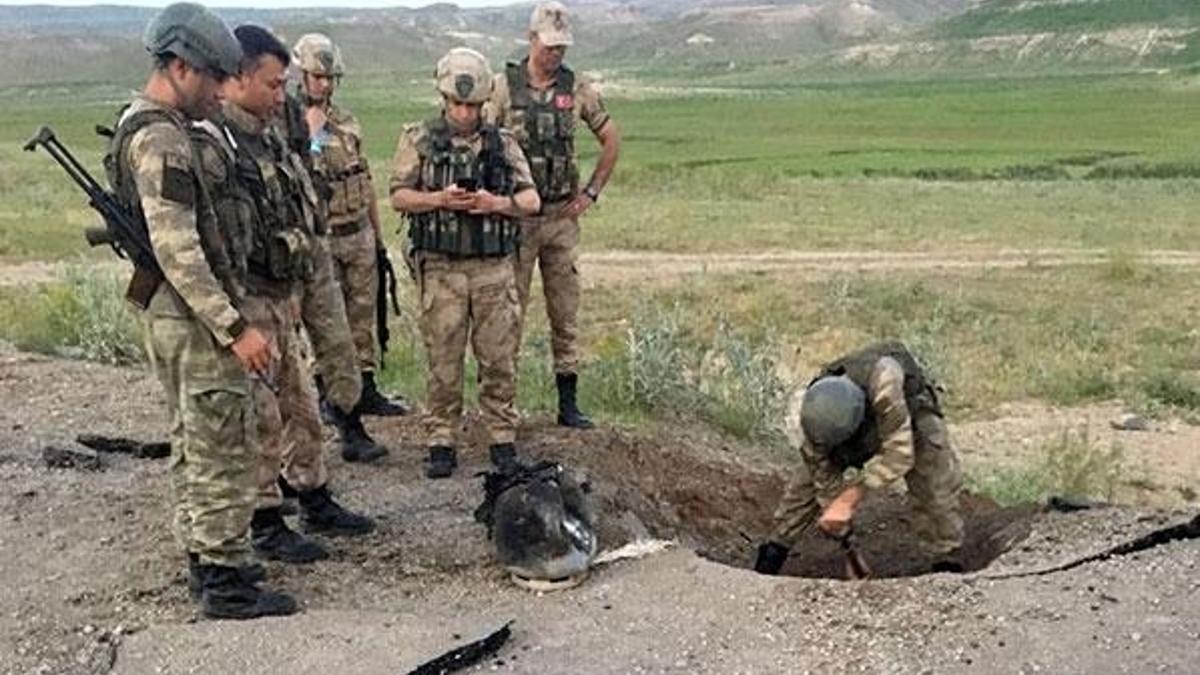 Jandarma Başkale’de faciayı önledi