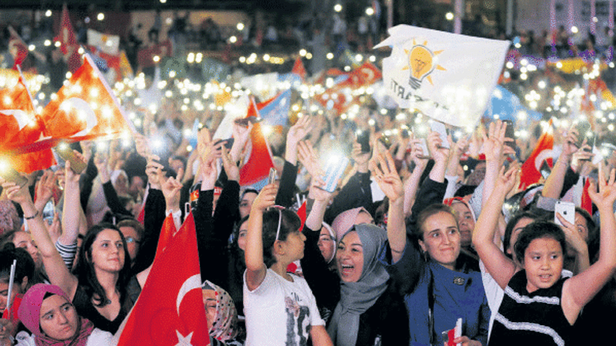 Süper başkan nakavt etti