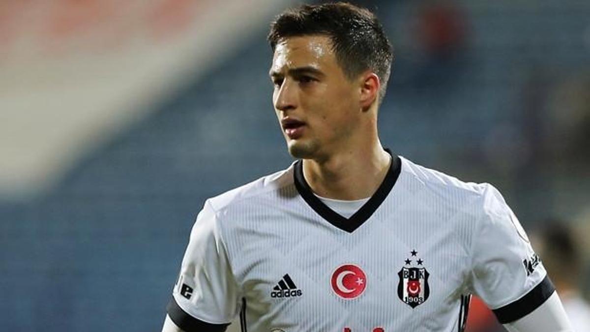 Yönetime ayrılmak istediğini söyledi