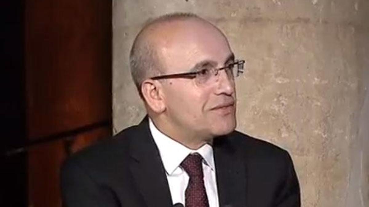 Mehmet Şimşek'ten ilk dolar yorumu