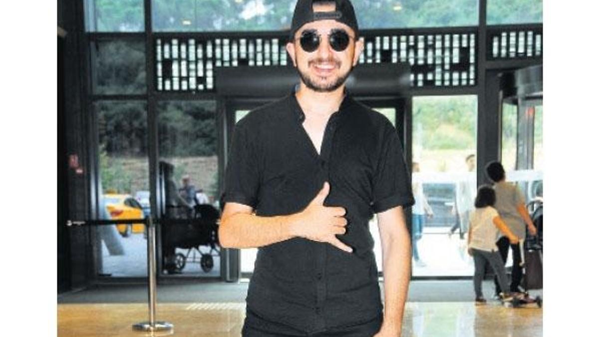 Siyahlara büründü