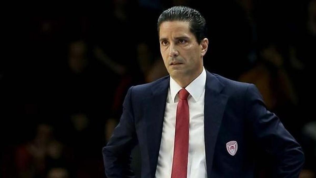 Olympiakos'ta Sfairopoulos ile yollar ayrıldı