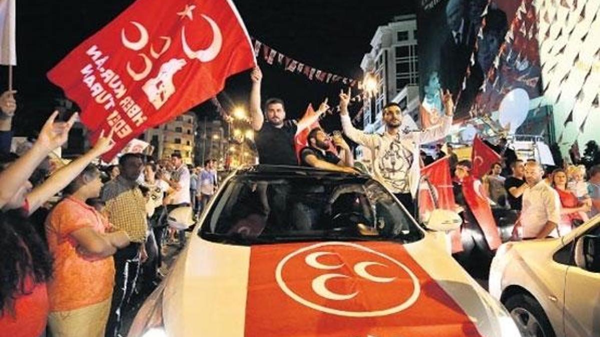 Kapı kapı dolaştık halkla kaynaştık