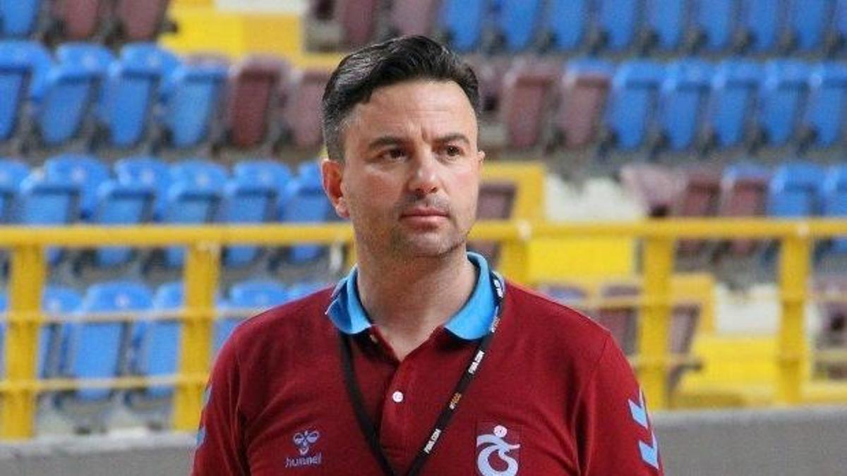Trabzonspor, başantrenör Bulkaz ile sözleşme yeniledi