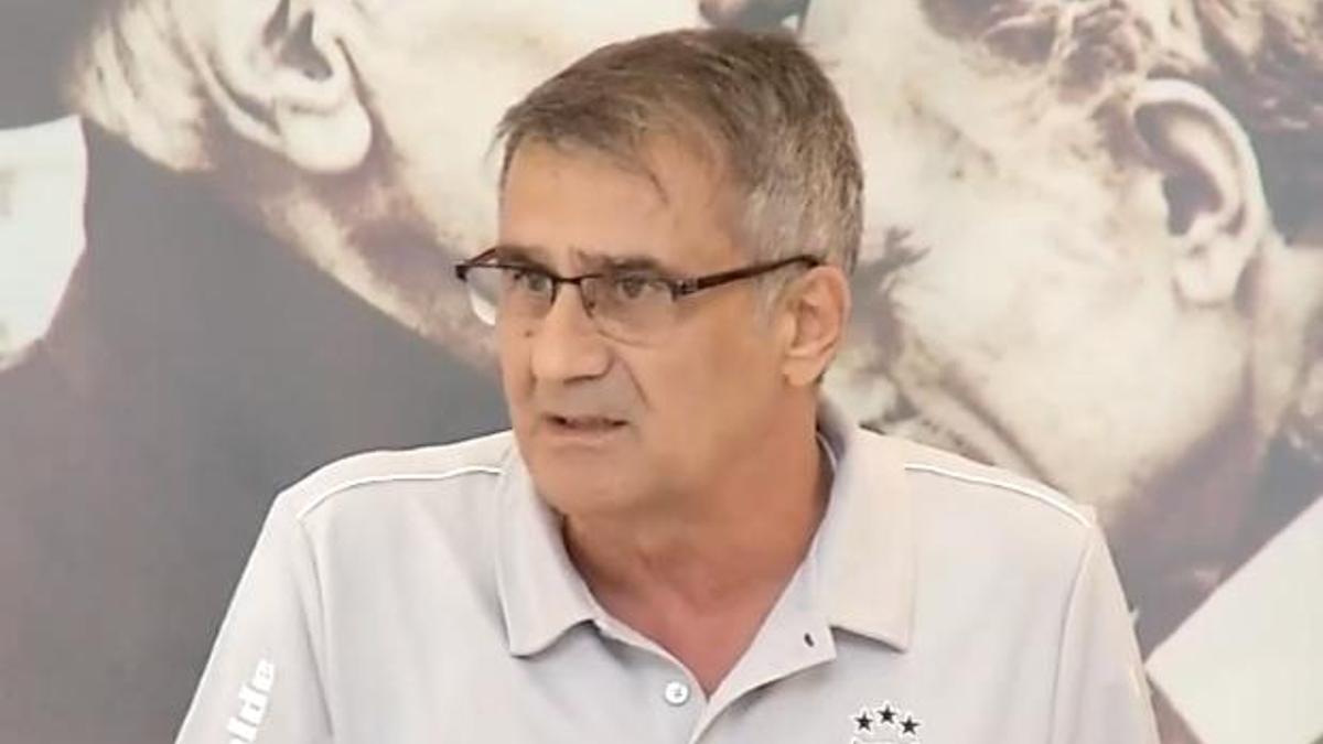 Şenol Güneş: Negredo'yu tutmak doğru olmaz