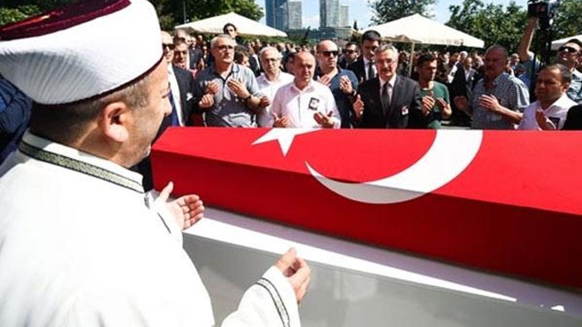 Ünlü iş adamı Şarık Tara son yolculuğuna uğurlandı