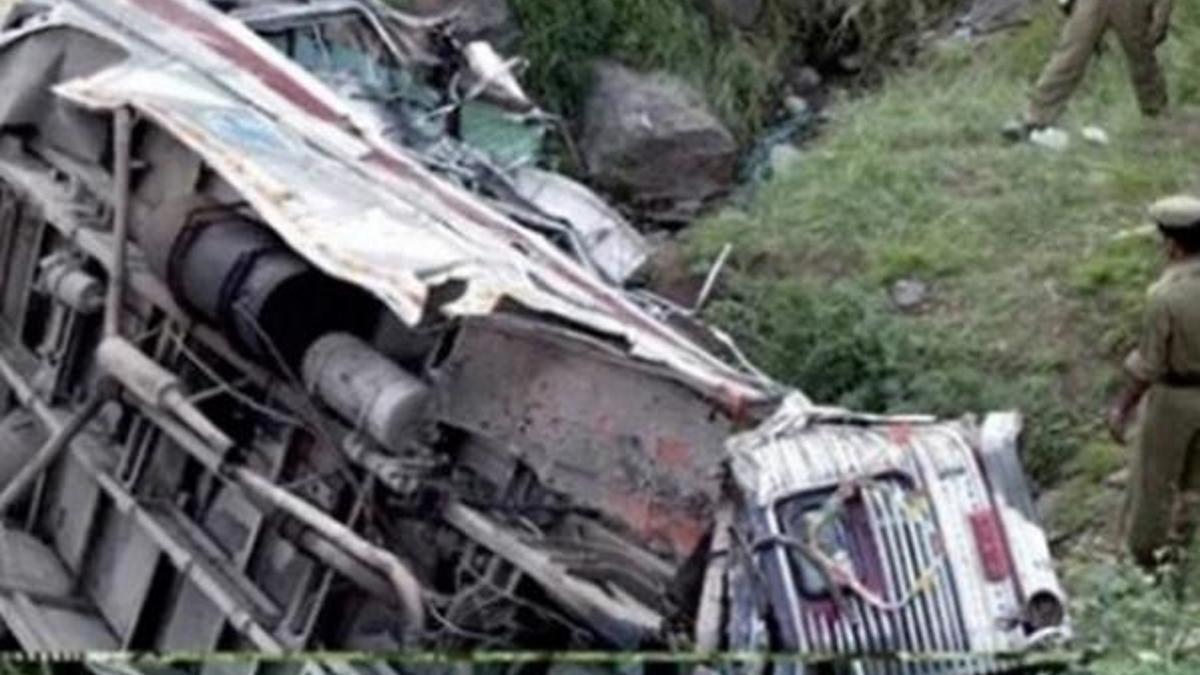 Hindistan'da korkunç kaza: 48 ölü