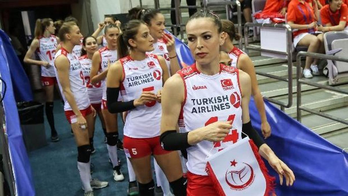 Bakan Bak'tan 'Filenin Sultanları'na tebrik