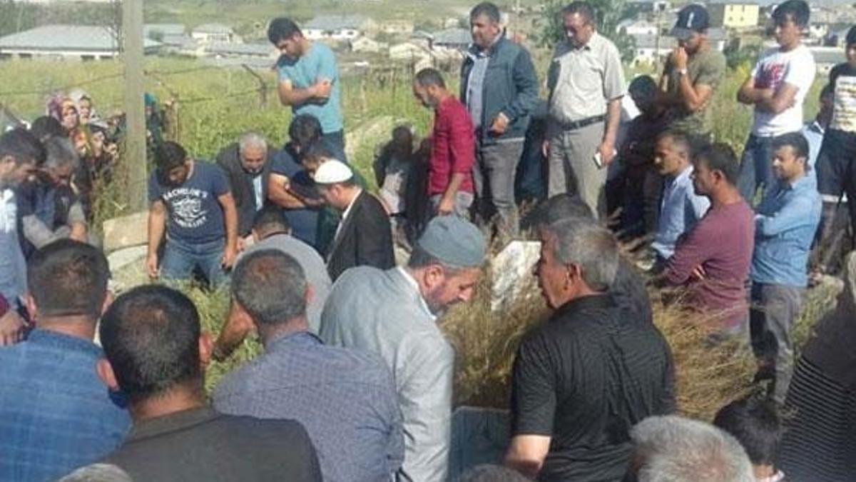 Küçük Leyla toprağa verildi