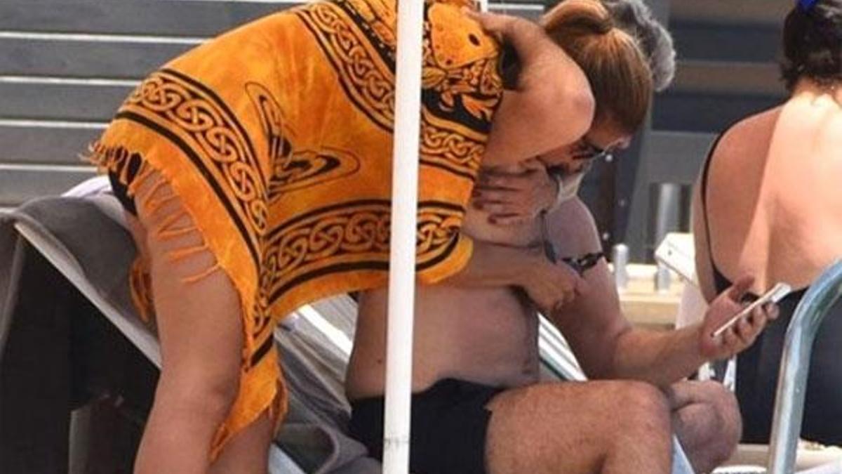 Gülben Ergen tatilde aşka geldi
