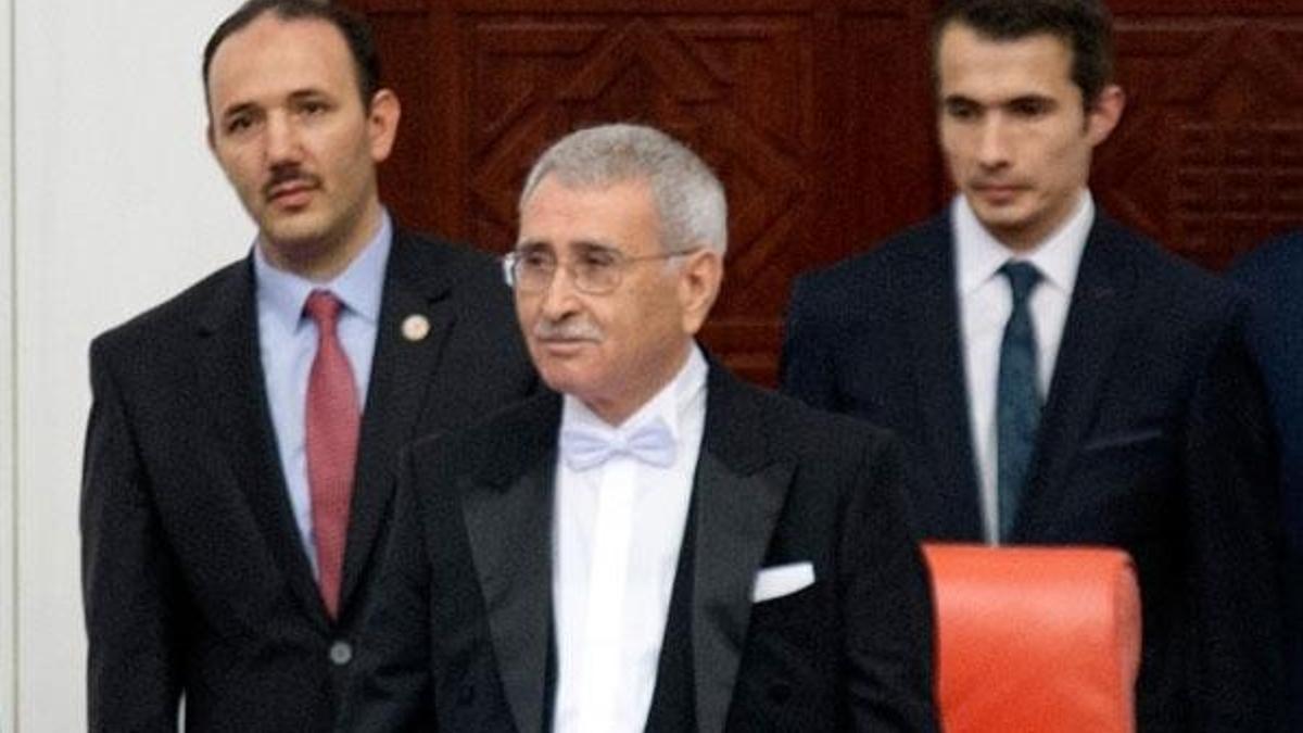 Milletvekilleri TBMM'de yemin ediyor!