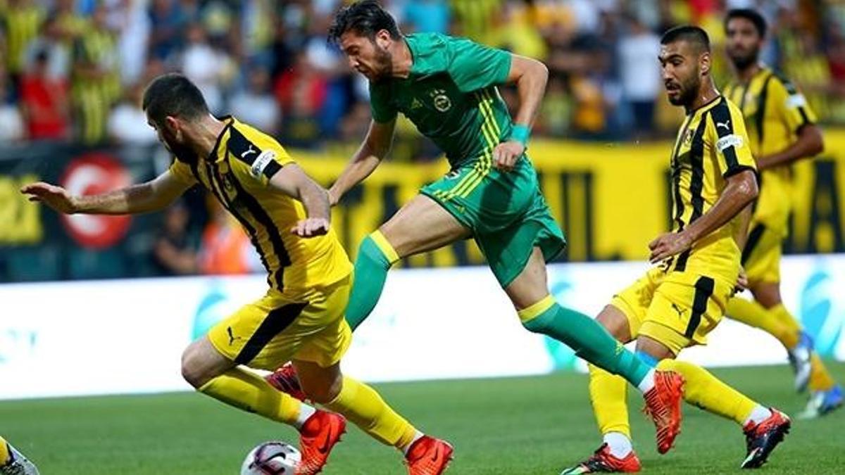 Cocu ilk maçına çıktı! F.Bahçe...
