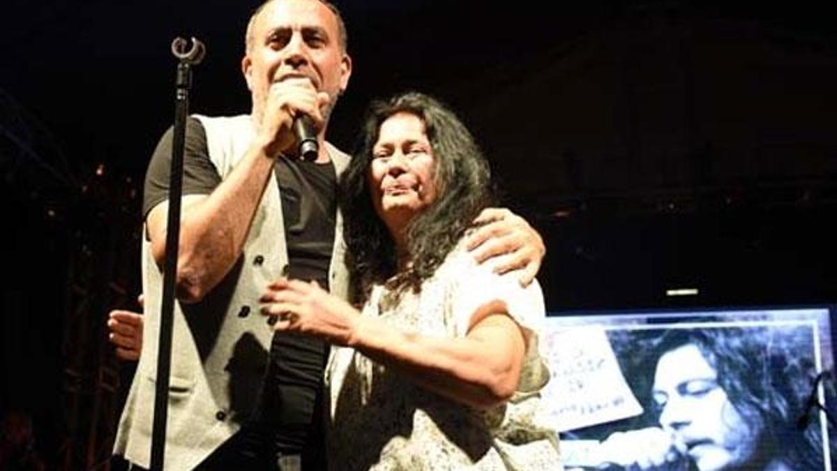 Haluk Levent, Barış Akarsu anısına konser verdi