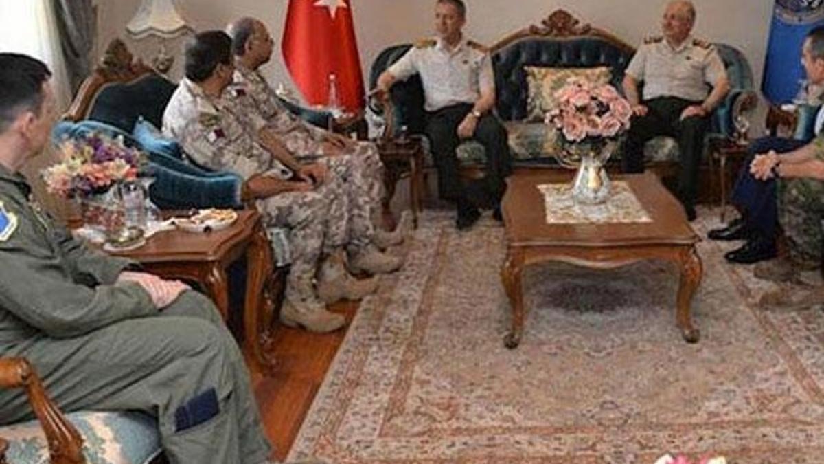 Genelkurmay Başkanı Akar, İncirlik Üssü'nü denetledi