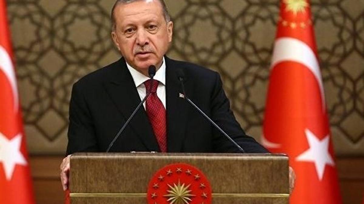 Yeni sistemin ilk KHK'ları yayımlandı