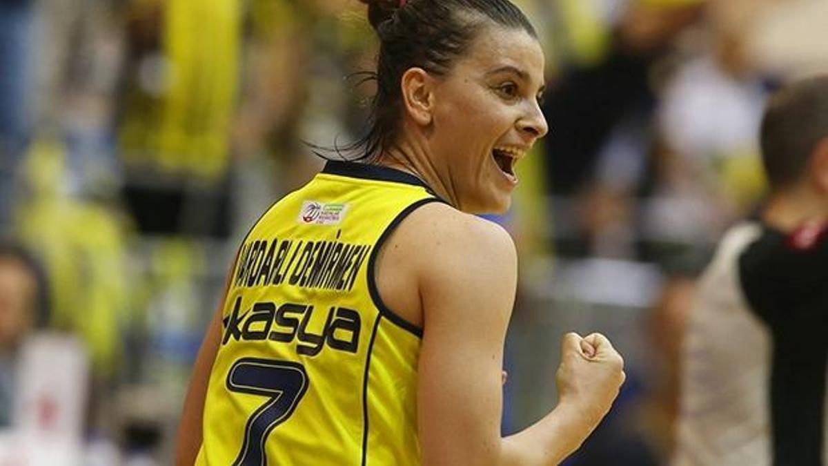 Birsel 1 yıl daha Fenerbahçe'de