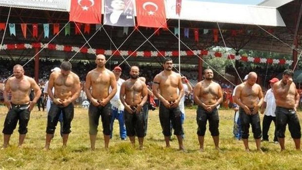 Kırkpınar'da başpehlivanlık 1. tur müsabakaları yapıldı