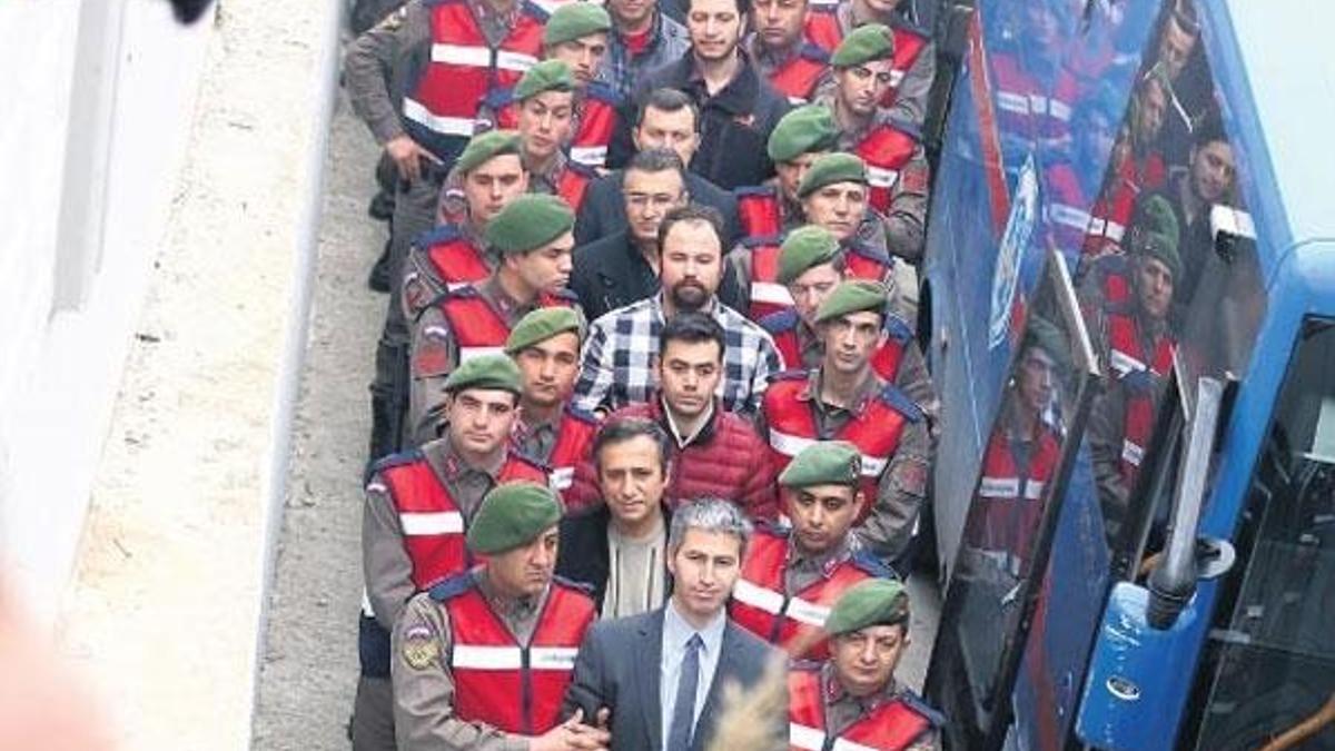 729 darbeciye ağırlaştırılmış müebbet hapis