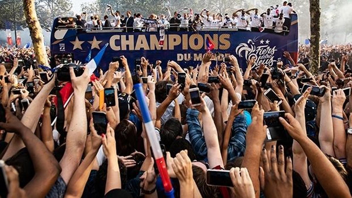 Fransa Milli Takımı kahraman gibi karşılandı