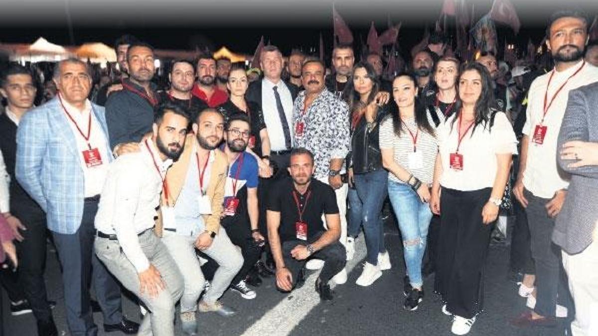 Tek yürek oldular