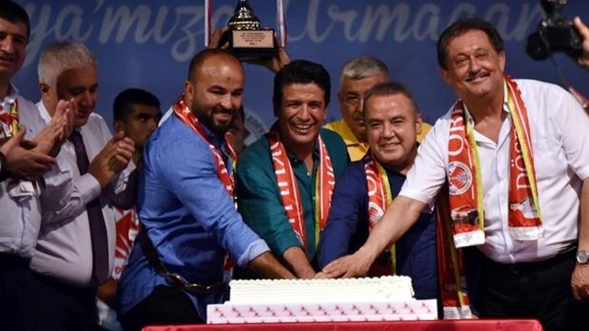 Başpehlivan Orhan Okulu'ya coşkulu karşılama