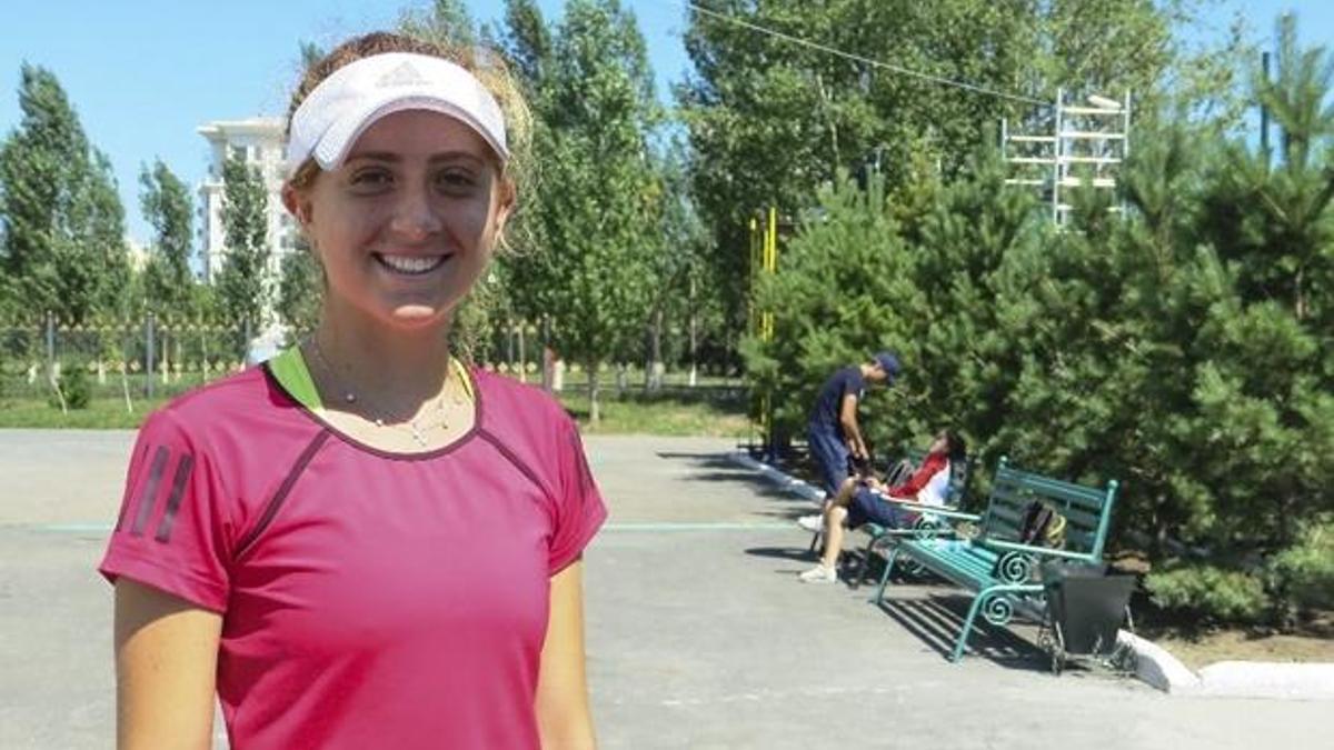 Berfu Cengiz, Kazakistan'da ilkleri yaşıyor
