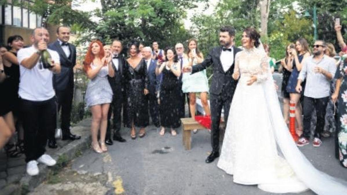 Tiyatro sahnesinde ‘evet’ dedi