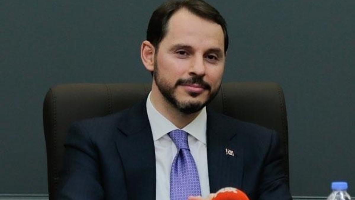 Bakan Albayrak'tan ekonomistlerle sürpriz görüşme