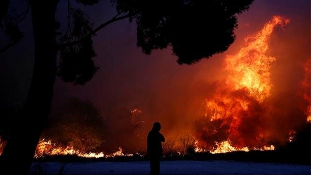 Son dakika: Yunanistan'daki yangın faciasında ölü sayısı 50'ye çıktı!