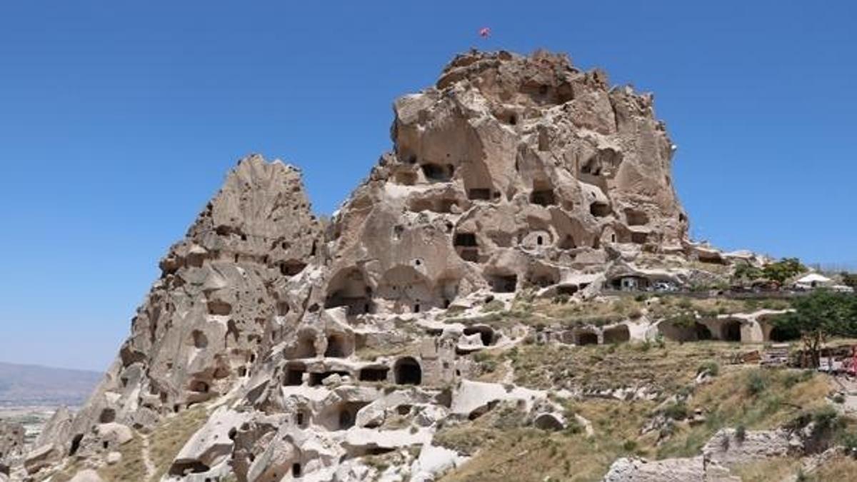 Dünyanın en büyük peribacasına ziyaretçi akını
